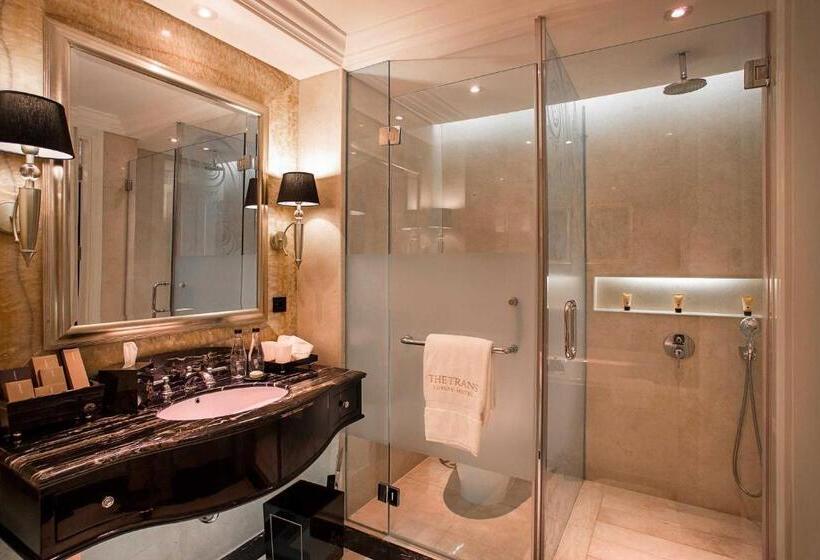 اتاق کلاب, The Trans Luxury Hotel Bandung