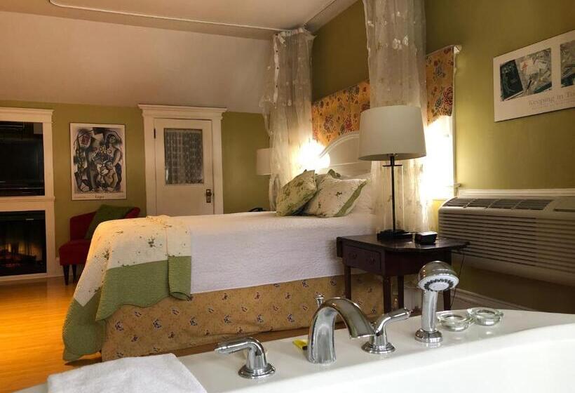 Номер Deluxe, Leaside Manor