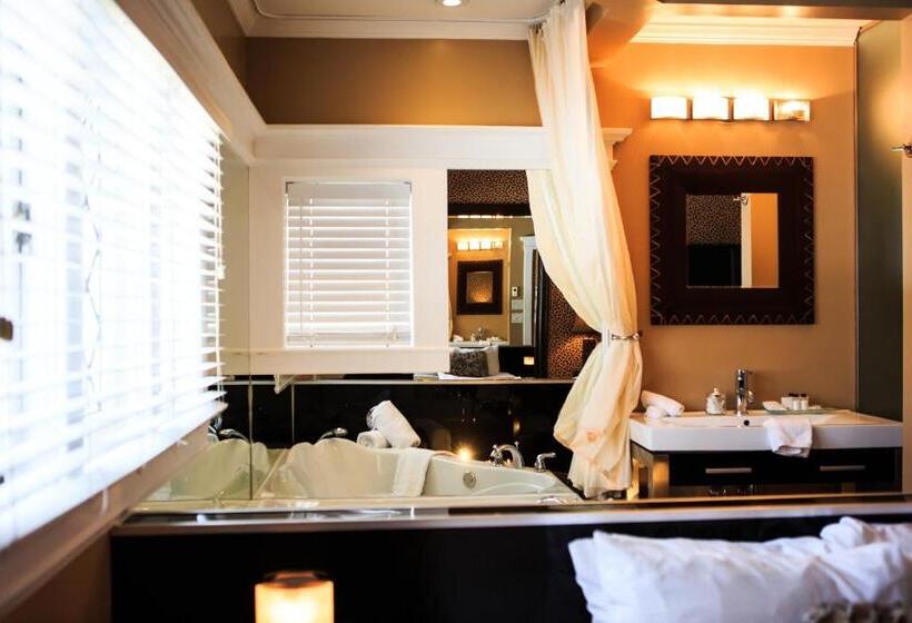 Номер Deluxe, Leaside Manor