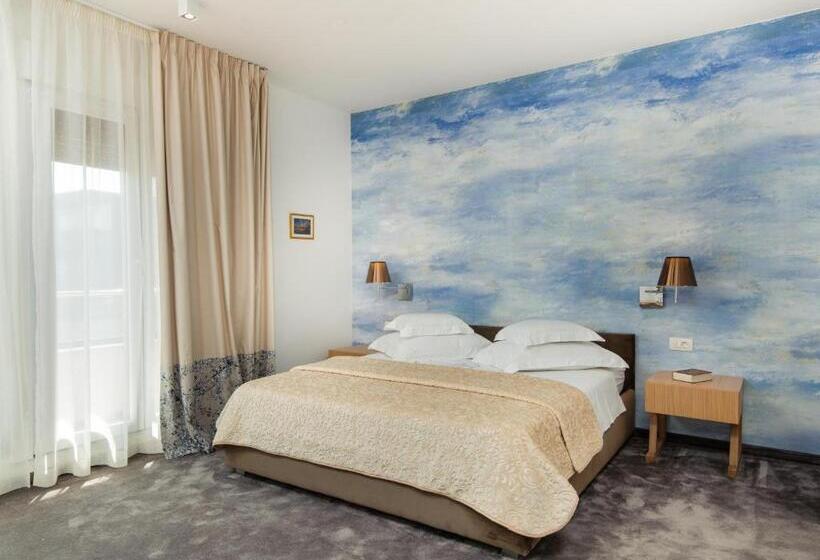 디럭스 룸, Boban Luxury Suites
