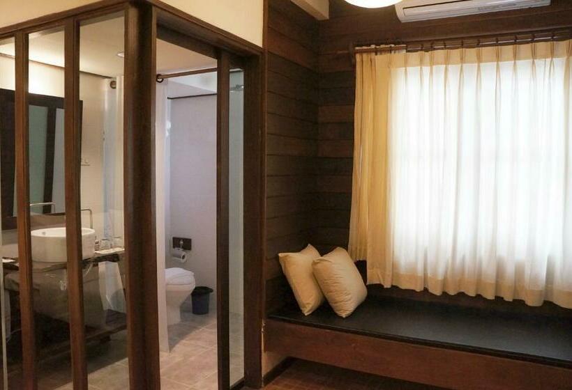Номер Superior, Kampaeng Ngam