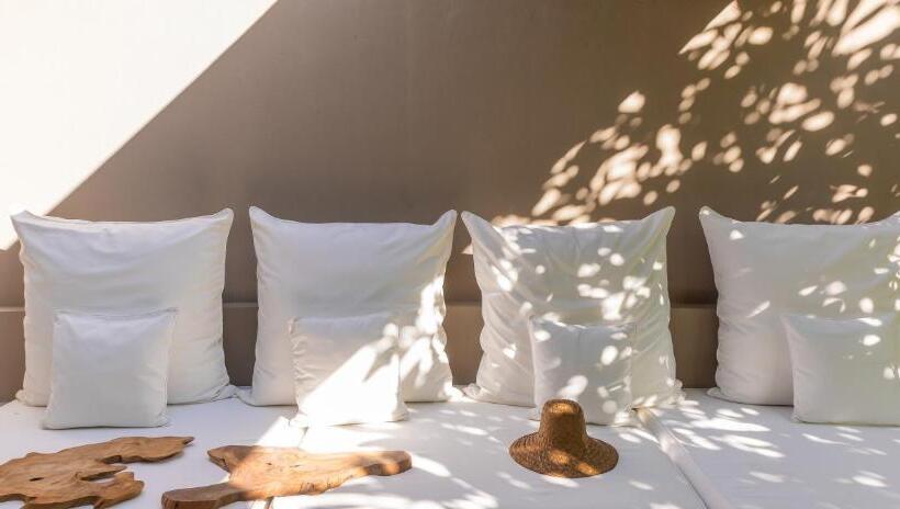 Апартаменты 3 Спальни Вид на Море, The Lombok Lodge Suites & Private Villas