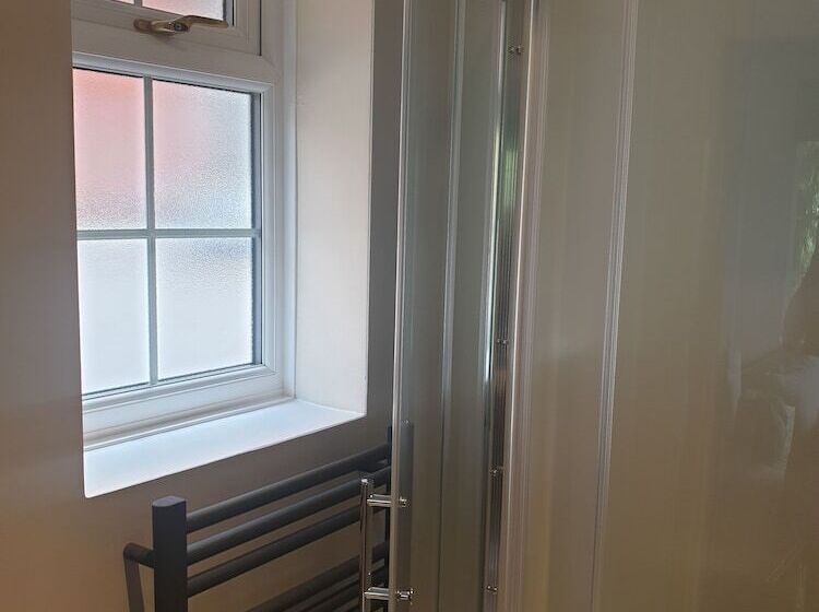 Номер Стандарт, Little Robin Gate   Free Parking   Central   10 Min Walk To Train Station
