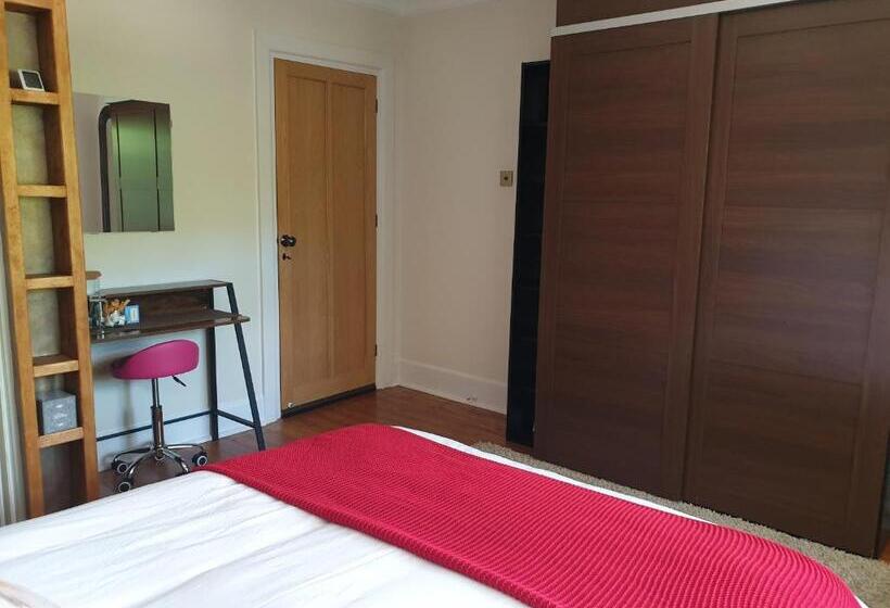 Номер Стандарт, Little Robin Gate   Free Parking   Central   10 Min Walk To Train Station