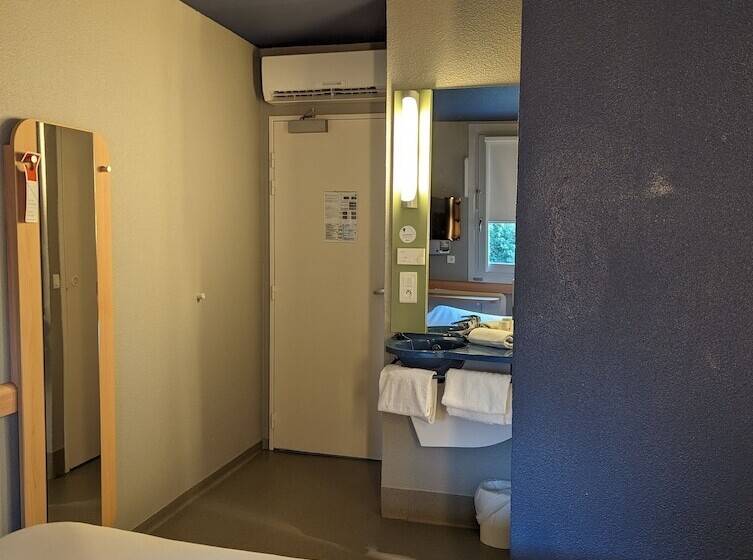 Номер Стандарт Трехместный, Ibis Budget Saintomer Centre