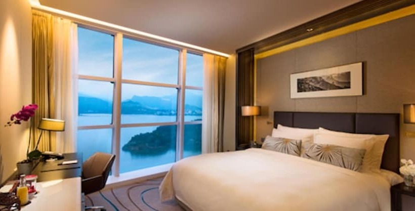 اتاق لوکس با چشم‌انداز دریاچه, Sunrise Kempinski