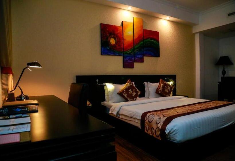 Номер Deluxe, The Covanro Airport Hotel   Katunayake