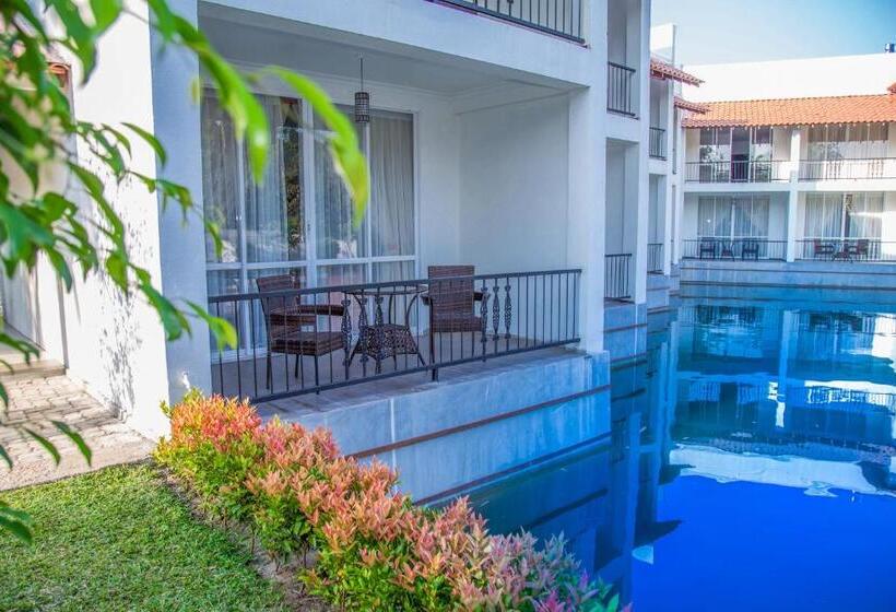 Номер Deluxe, The Covanro Airport Hotel   Katunayake