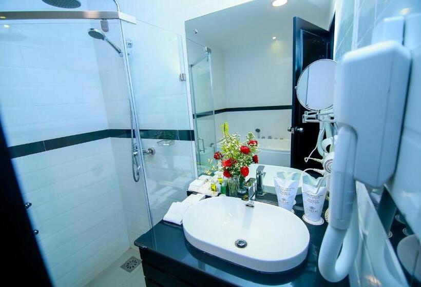 수피리어 룸, The Covanro Airport Hotel   Katunayake