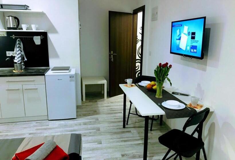 استودیوی استاندارد, Pula Center Rooms