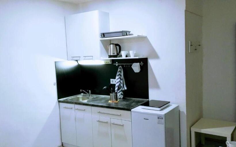 استودیوی استاندارد, Pula Center Rooms