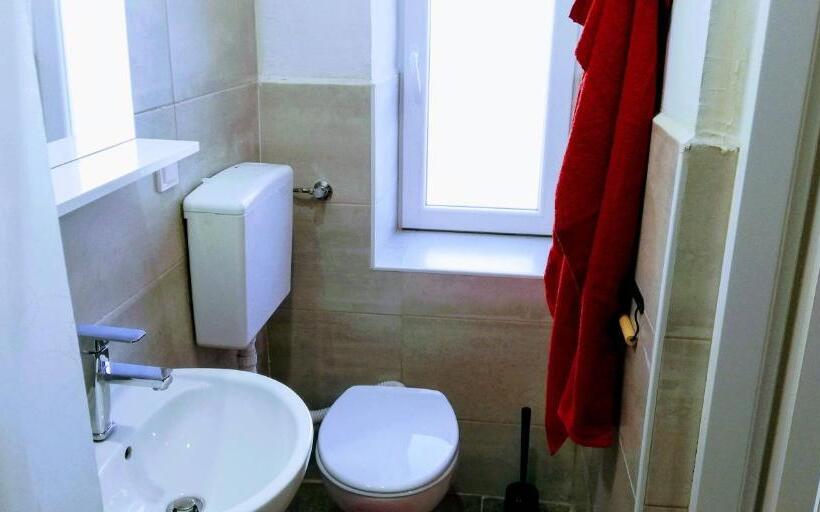 استودیوی استاندارد, Pula Center Rooms