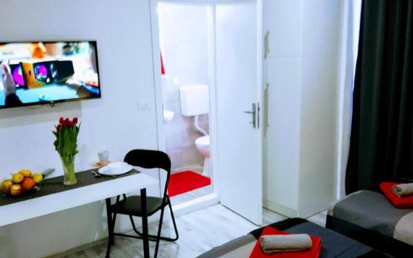 استودیوی استاندارد, Pula Center Rooms