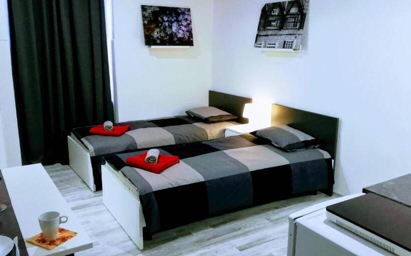 استودیوی استاندارد, Pula Center Rooms