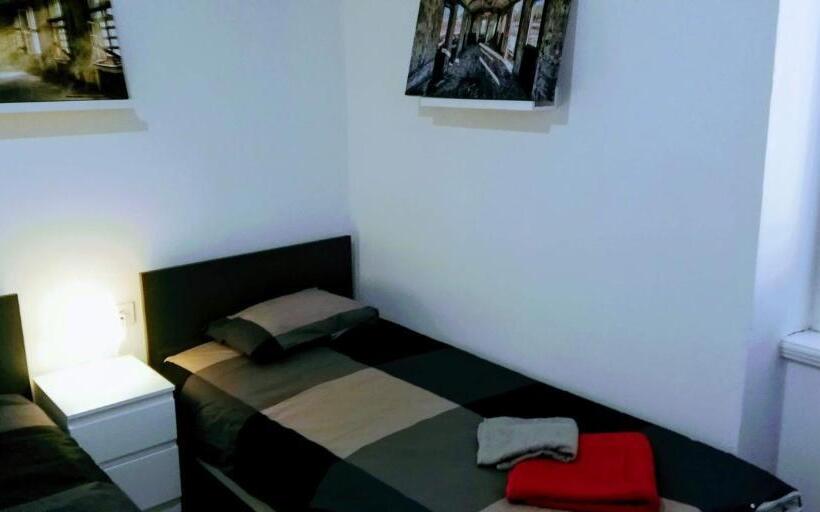 اتاق استاندارد با چشم‌انداز شهر, Pula Center Rooms