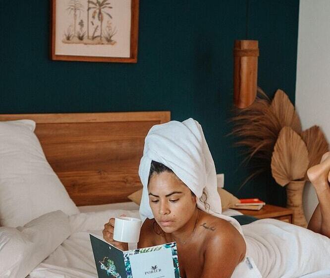 Номер Deluxe, Porter Hotel   Surf & Yoga Retreat