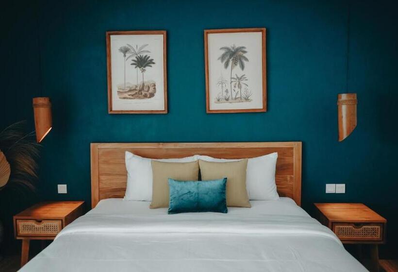 Номер Deluxe, Porter Hotel   Surf & Yoga Retreat