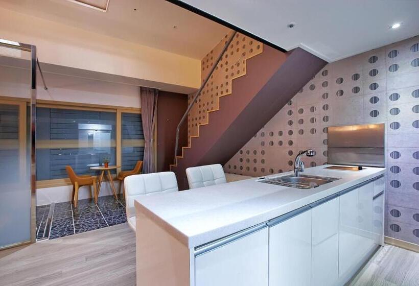 اتاق سه نفره دلوکس با چشم‌انداز دریا, Dome Hotel Geoje