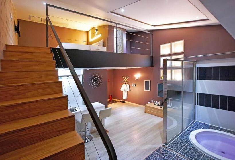 اتاق سه نفره دلوکس با چشم‌انداز دریا, Dome Hotel Geoje