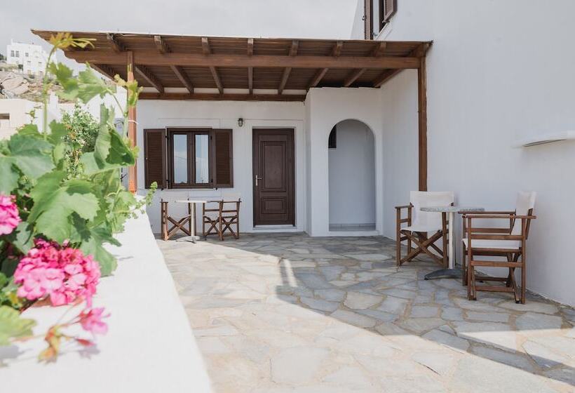 Номер Стандарт, Petros Studios & Suites