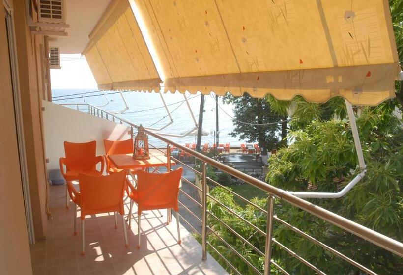 غرفة عائلية مطلّة علي البحر, Eleni Kandilari Rooms