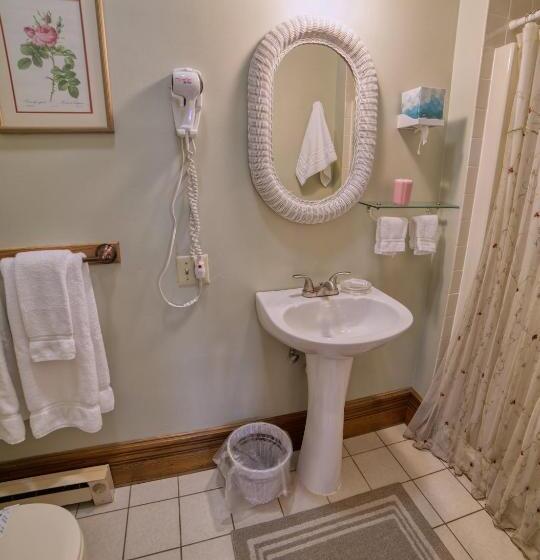 Номер Стандарт, Rockwell Falls Inn And Wine Bar