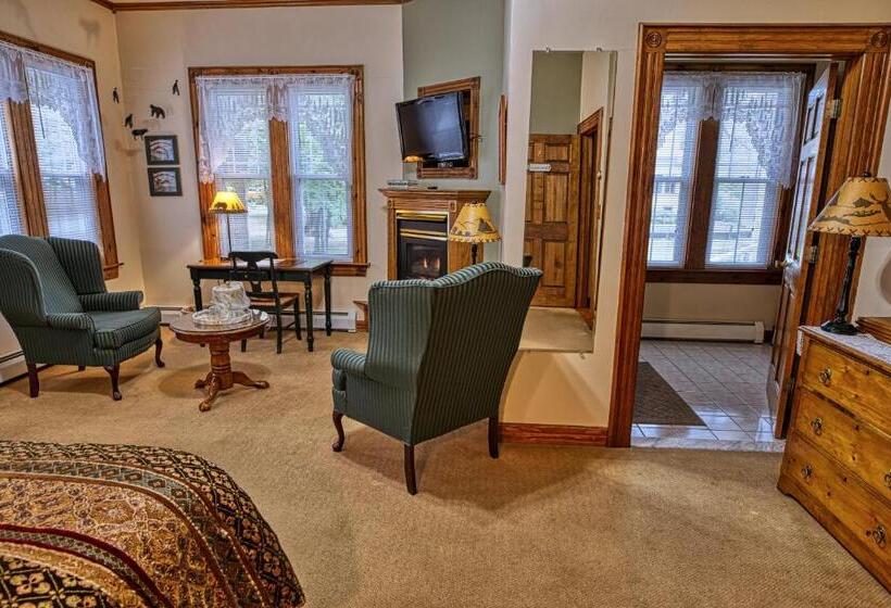 Студия Стандарт, Rockwell Falls Inn And Wine Bar