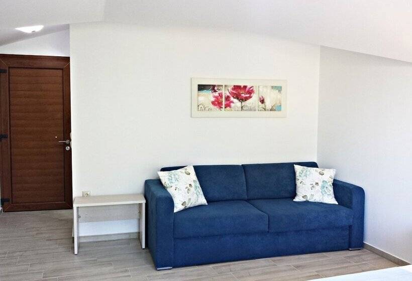 استودیوی سوپریور, Efrosini Hotel Apartments & Studios