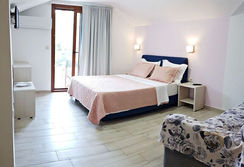 استودیوی سوپریور, Efrosini Hotel Apartments & Studios