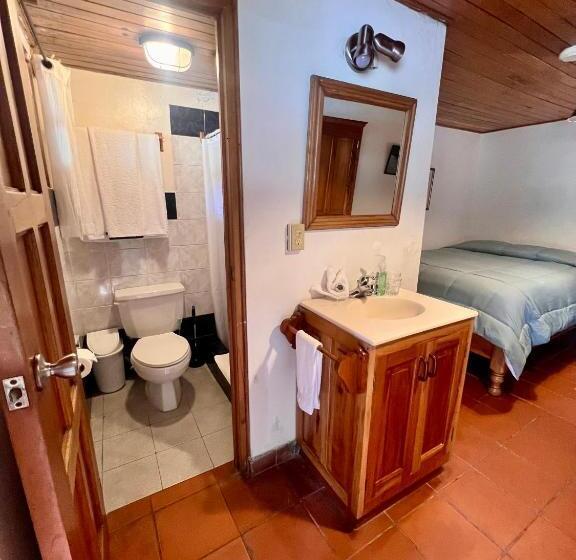 Номер Стандарт Вид на Озеро, Los Quetzales Ecolodge & Spa
