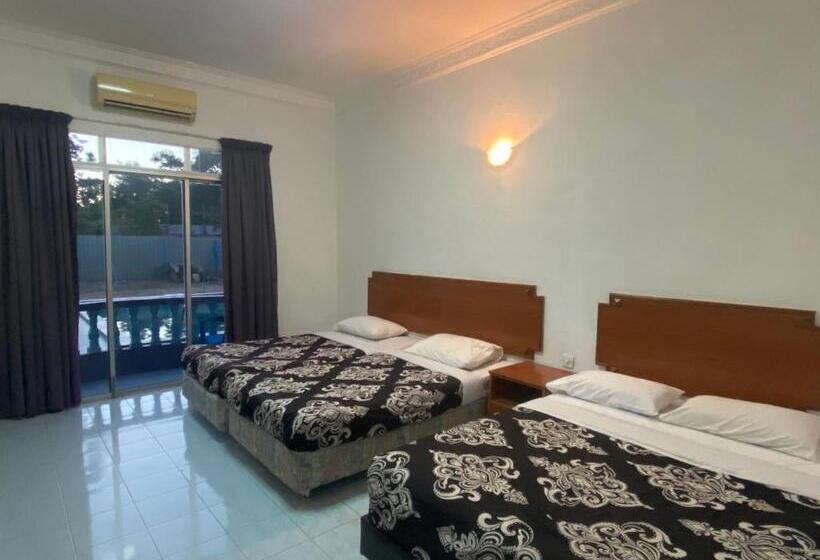 Номер Стандарт Вид на Бассейн, Suria Beach Resort