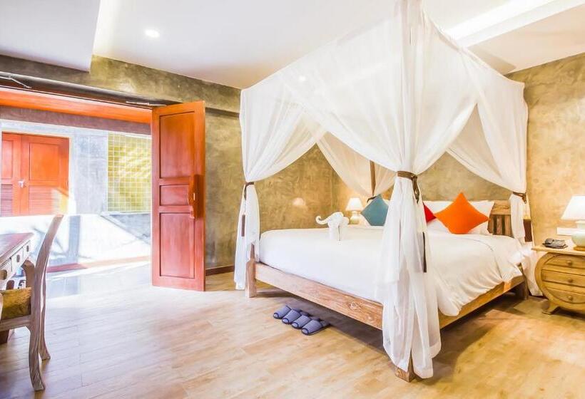 Номер Deluxe, The Chaya Resort And Spa