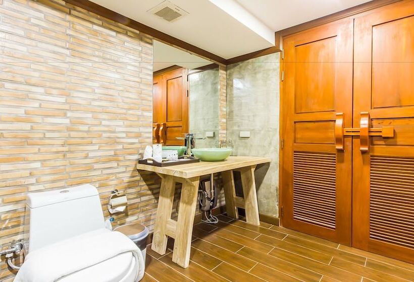 Номер Deluxe, The Chaya Resort And Spa