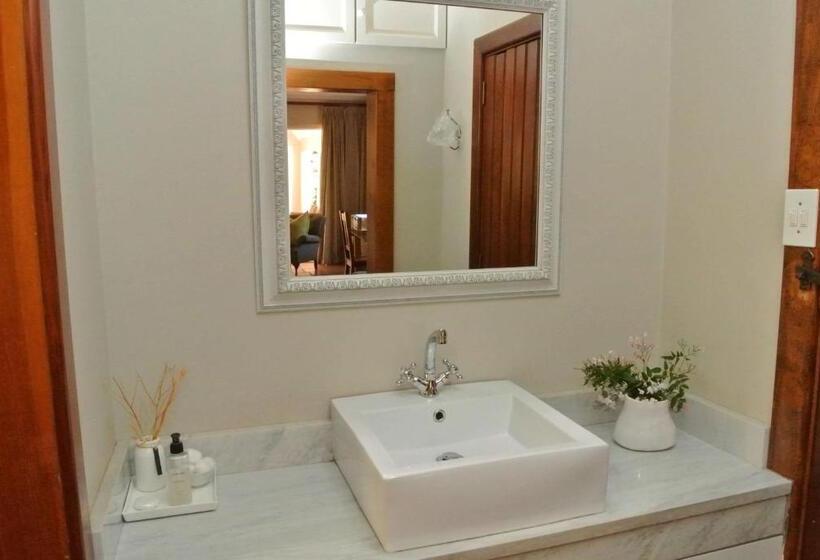 Chambre Familiale Vue Piscine, Brooklyn Manor