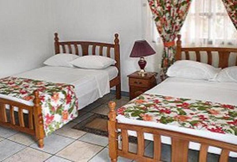 اتاق استاندارد, Top Ranking Hill View Guesthouse