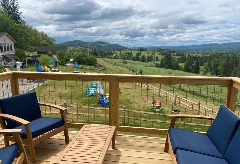 Люкс с Балконом, The Wildflower Inn