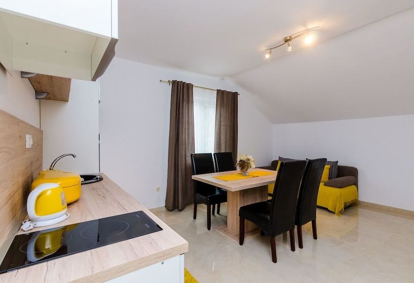 Apartamento 1 Quarto Vista Mar com Sacada, Apartments Sandito
