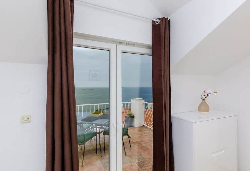 Apartamento 1 Quarto Vista Mar com Sacada, Apartments Sandito