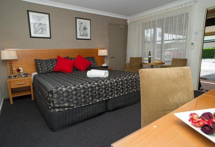 Номер Стандарт, The Grapevine Motel