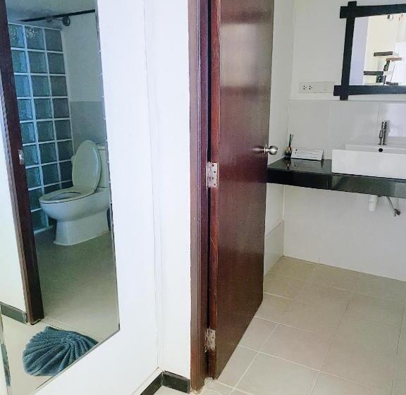 اتاق لوکس خانوادگی, The Reef Hotel & Studios