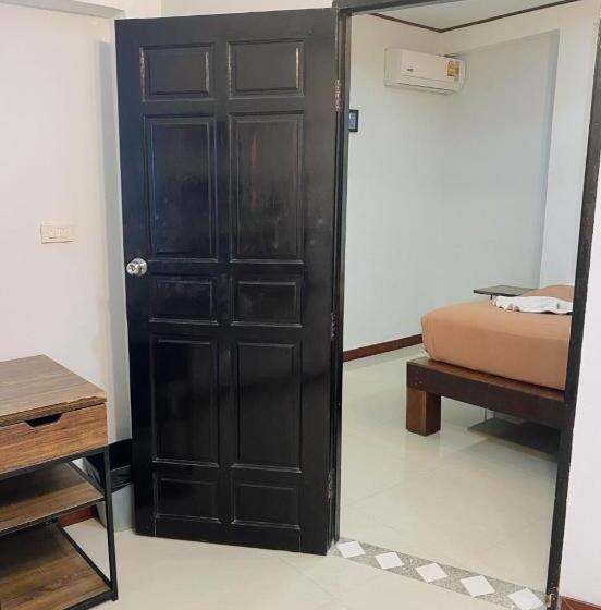سوئیت خانواده 2 خوابه, The Reef Hotel & Studios