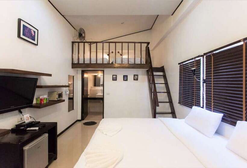 اتاق لوکس خانوادگی, The Reef Hotel & Studios