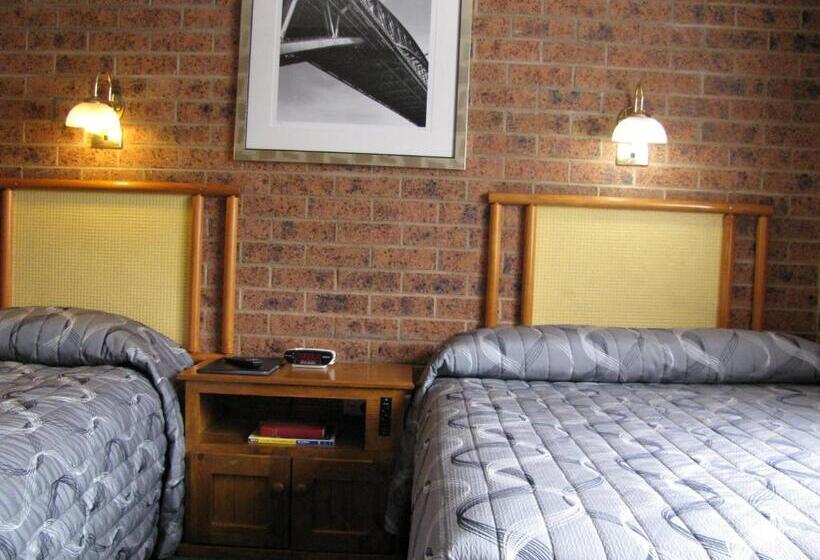 Номер Стандарт, The Wayfarer Motel