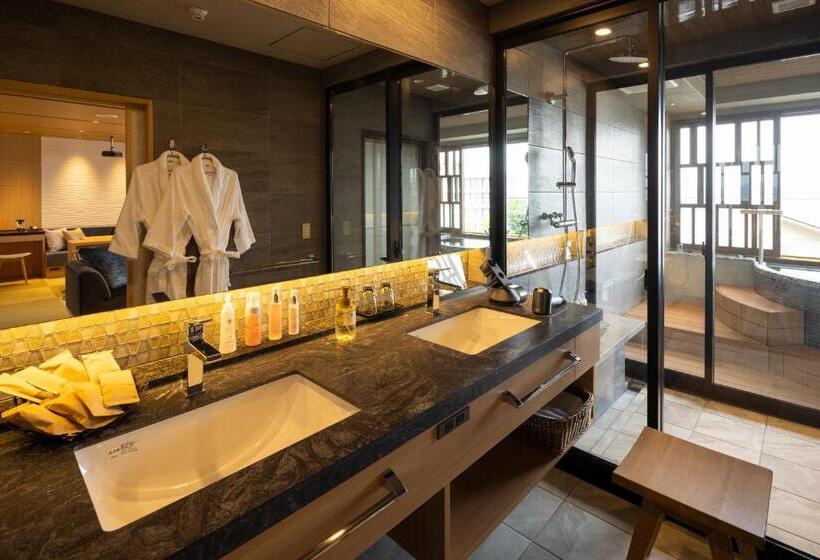 Четырехместный Номер Deluxe, Biwako Ryokusuitei