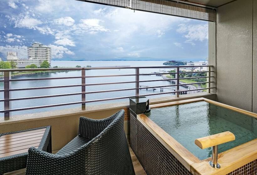 Номер Deluxe, Biwako Ryokusuitei