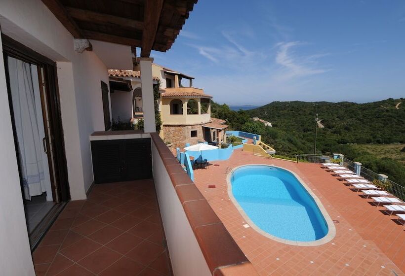 プールビューの２ベッドルームアパート, Vallemare Residence E Studios