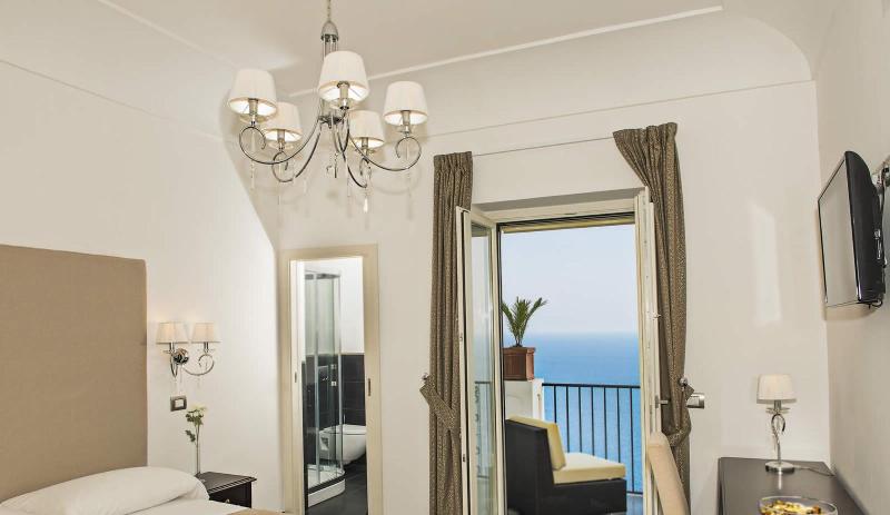 اتاق استاندارد با چشم‌انداز دریا, Villa Gianlica