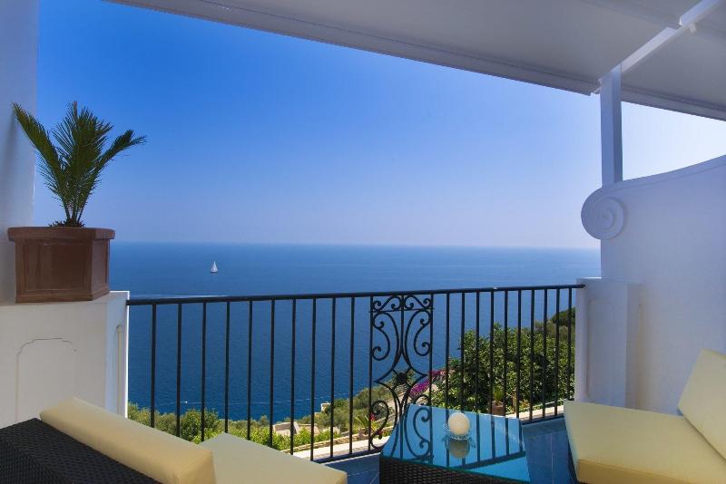 اتاق سوپریور با چشم‌انداز دریا, Villa Gianlica