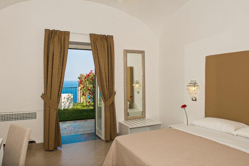اتاق سوپریور با چشم‌انداز دریا, Villa Gianlica