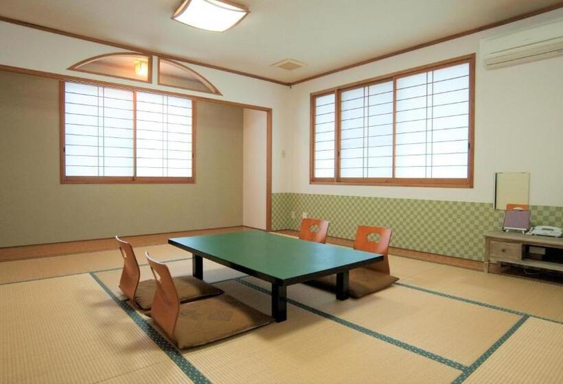 带共用浴室的标准房间, Ryokan Urashima